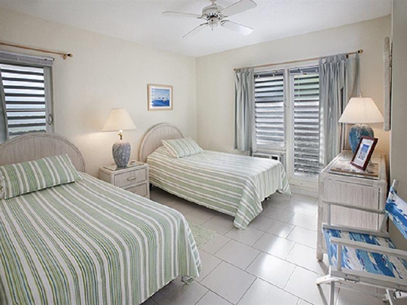 Colony Cove Beach Resort Кристианстед Номер фото
